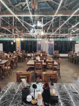 باغ رستوران سنتی ارغوان - Arghavan Traditional Restaurant Garden