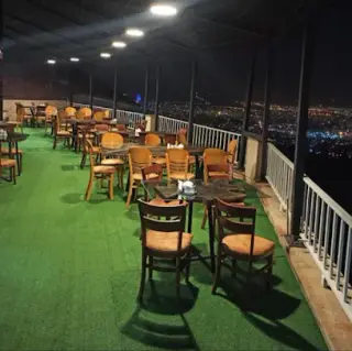 Bam-e Shiyan Restaurant Cafe