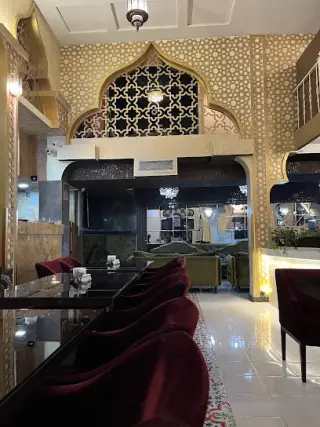 Hatra Cafe & Restaurant
