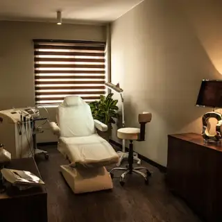 Dr. Gita Majidzadeh Office