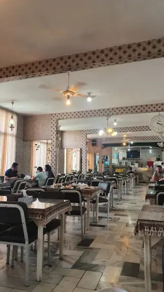 رستوران بابا حاجی
