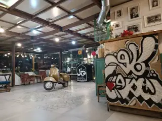 Shemroon Café
