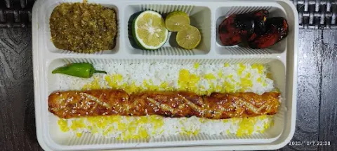 تهیه غذای باباگلی