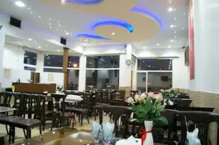 Laleh Sefid Restsurant
