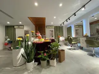 سالن زیبایی رها