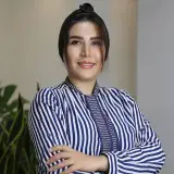 کلینیک پوست و مو لی لیا