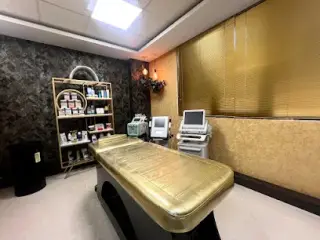 کلینیک لیزر کارا