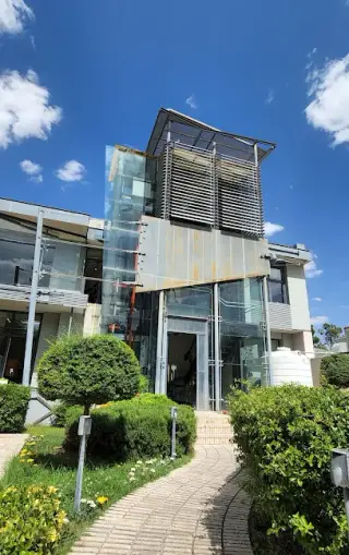 سالن زیبایی ساقی پیروی – saghi peyravi beauty salon