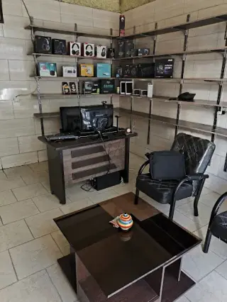 کافی نت و خدمات کامپیوتری طاها نت