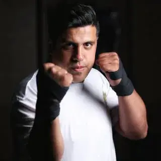 منصور صادقی