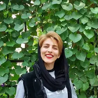 زهره بیرانوند نیل آرتیست و پدیکوریست ناخنکار مجیدیه