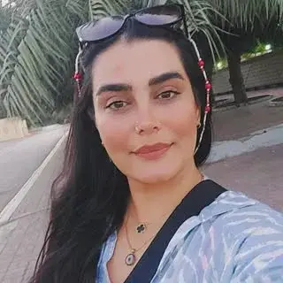 م