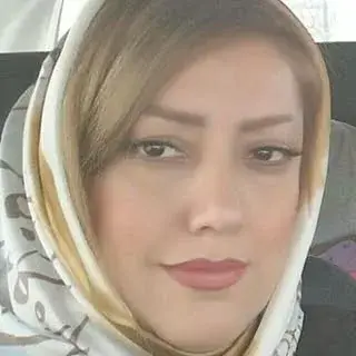 نادیا نارونی