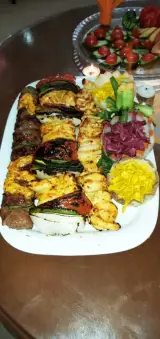 تهیه غذا بهار نارنج