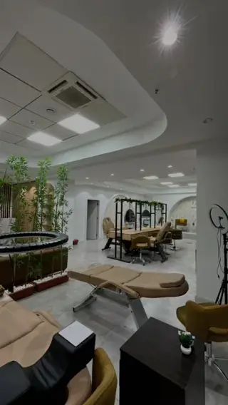 Fly Beauty Salon