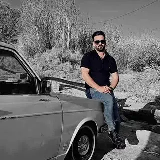 ” اتو گالری زارع “
