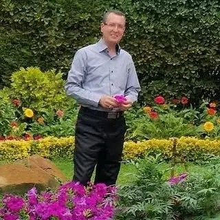 فضای سبز آذین گلستان