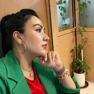 دکتر مونا ملک نسب