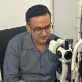 دکتر مهدی کمانی جراح و متخصص چشم پزشکی