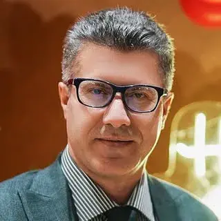 دکتر علی عباسی
