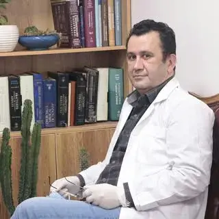 دکتر بهزاد عباسقلی زاده