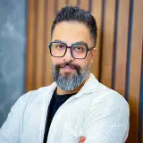 دکتر محمد امین صانعی |پزشک زیبایی