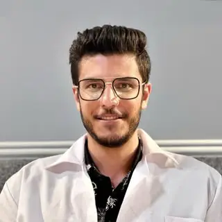 کلینیک اپتومتری خانه عینک | محمدامین شریفی