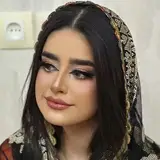 زینب هاشمی/ناخنکار