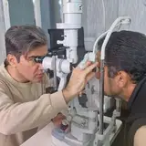 دکتر علی محمودی | جراح و متخصص چشم