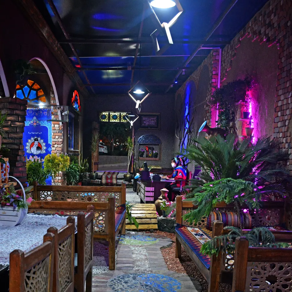 رستوران سنتی خان داداش