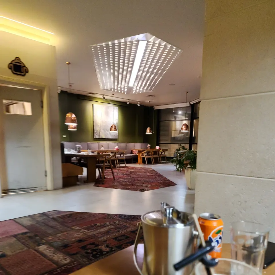 Marshoo Cafe & Restaurant