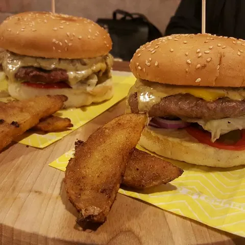 Gata fast food