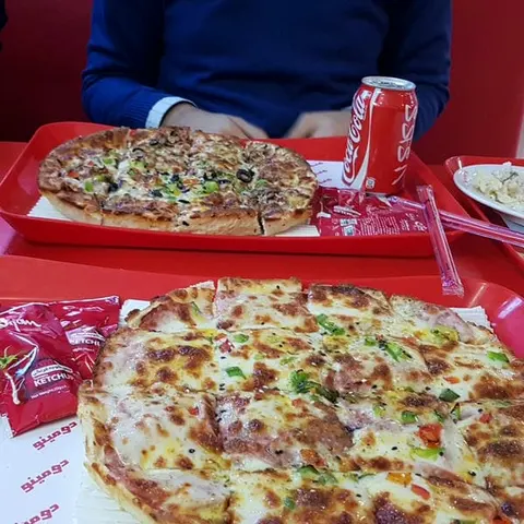 Domino Fast Food