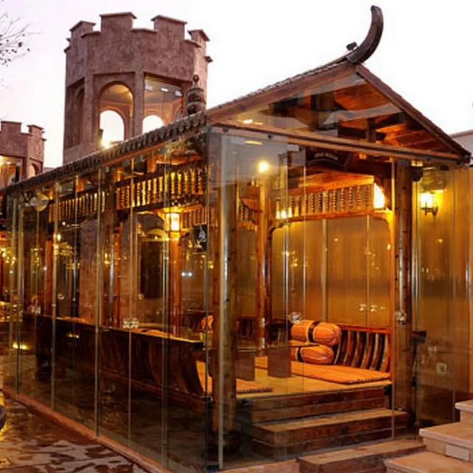 Shab Neshin Restaurant