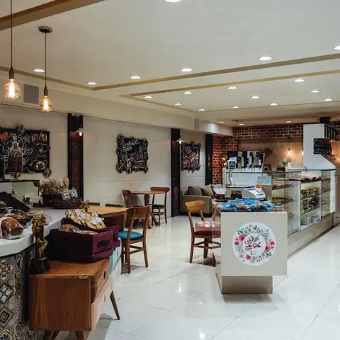 دکتر محمدخانی جراح چشم،پلک و ابرو