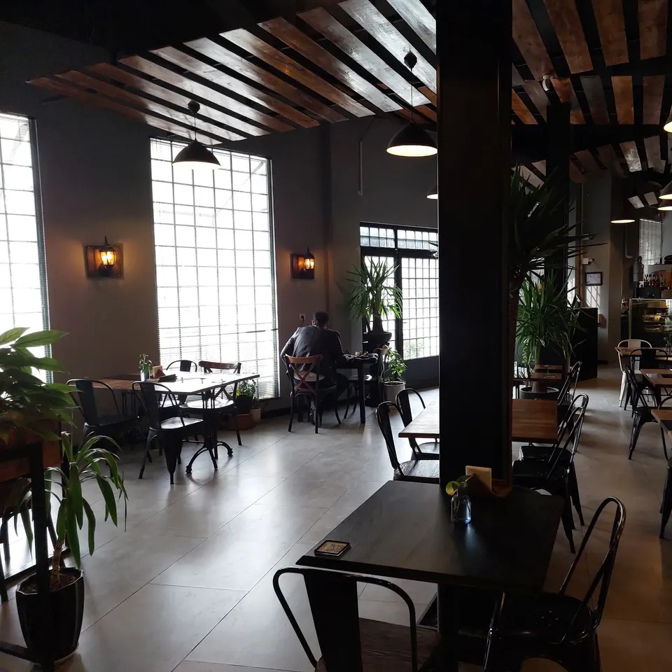 Volume Restaurant Cafe