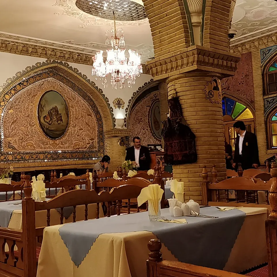 Alighapoo Restaurant