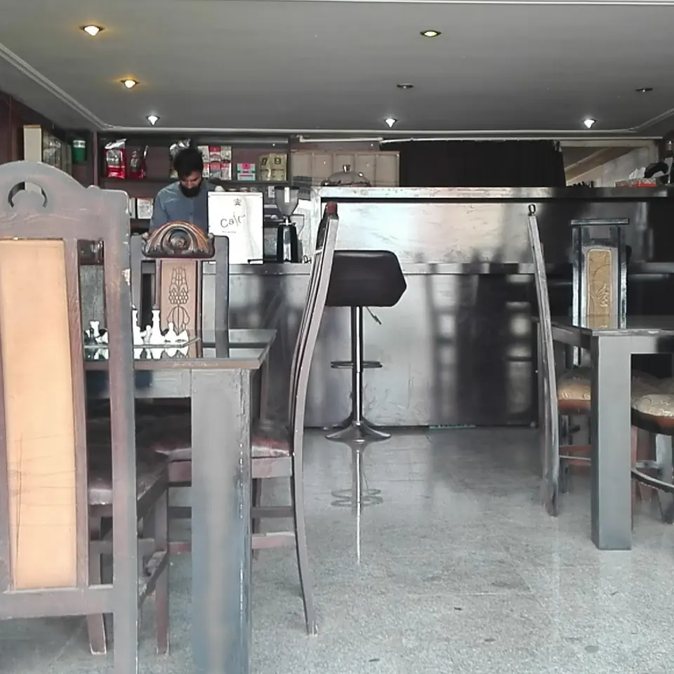Niosha Cafe