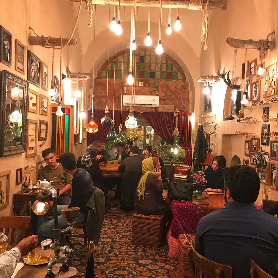 Ersie Optic Café