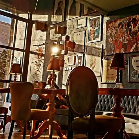 Arte Cafe & Restaurant