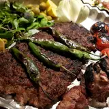 چلوکباب ذغالی میزبان