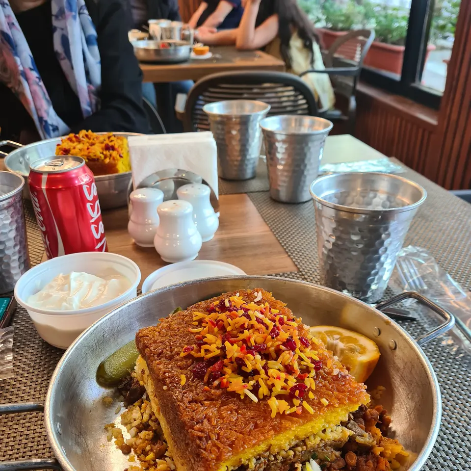 Pardis Restaurant