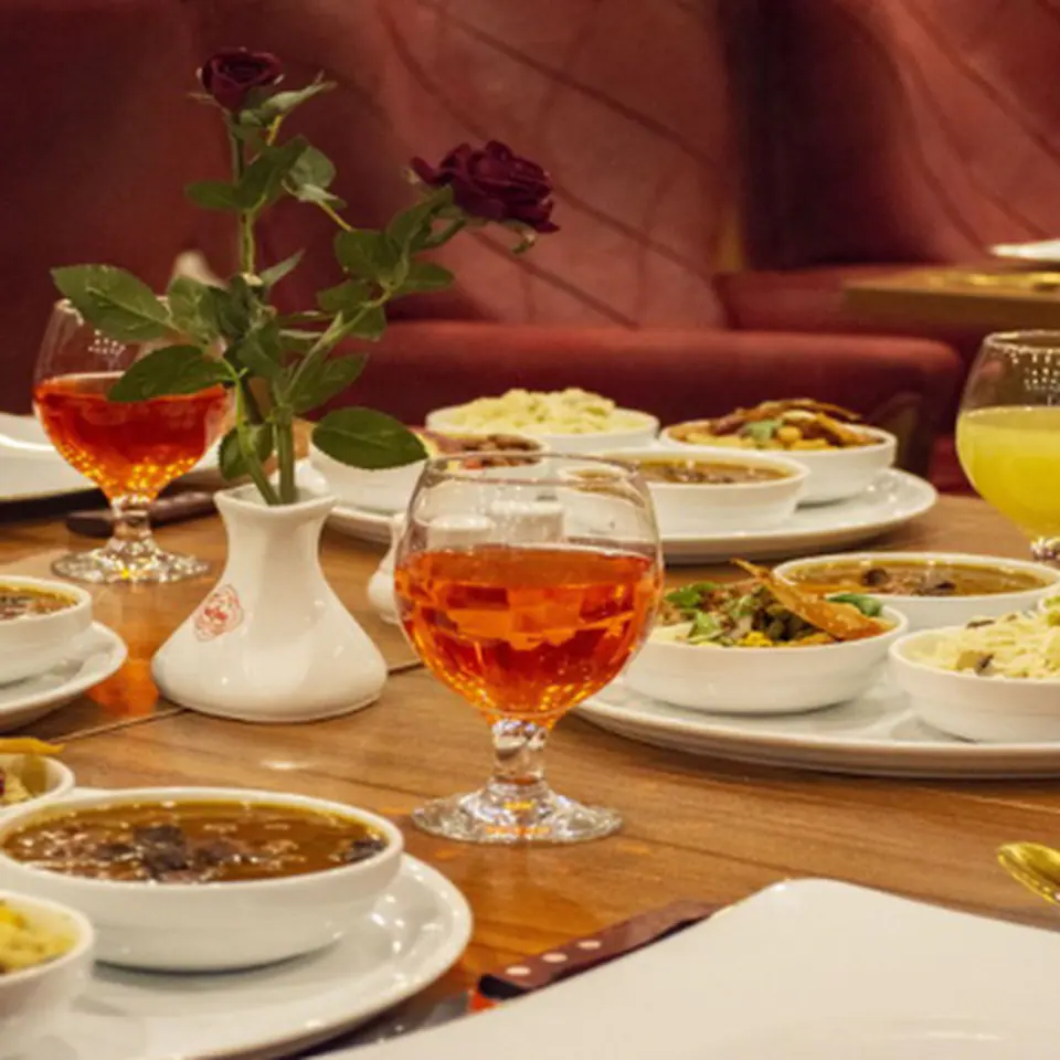 Do Atisheh Restaurant