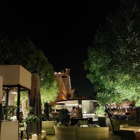 Estakhr Cafe & Restaurant