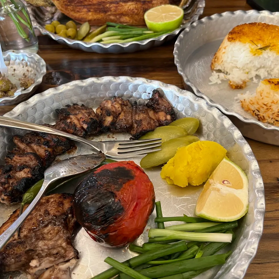 رستوران گیلانی می جان