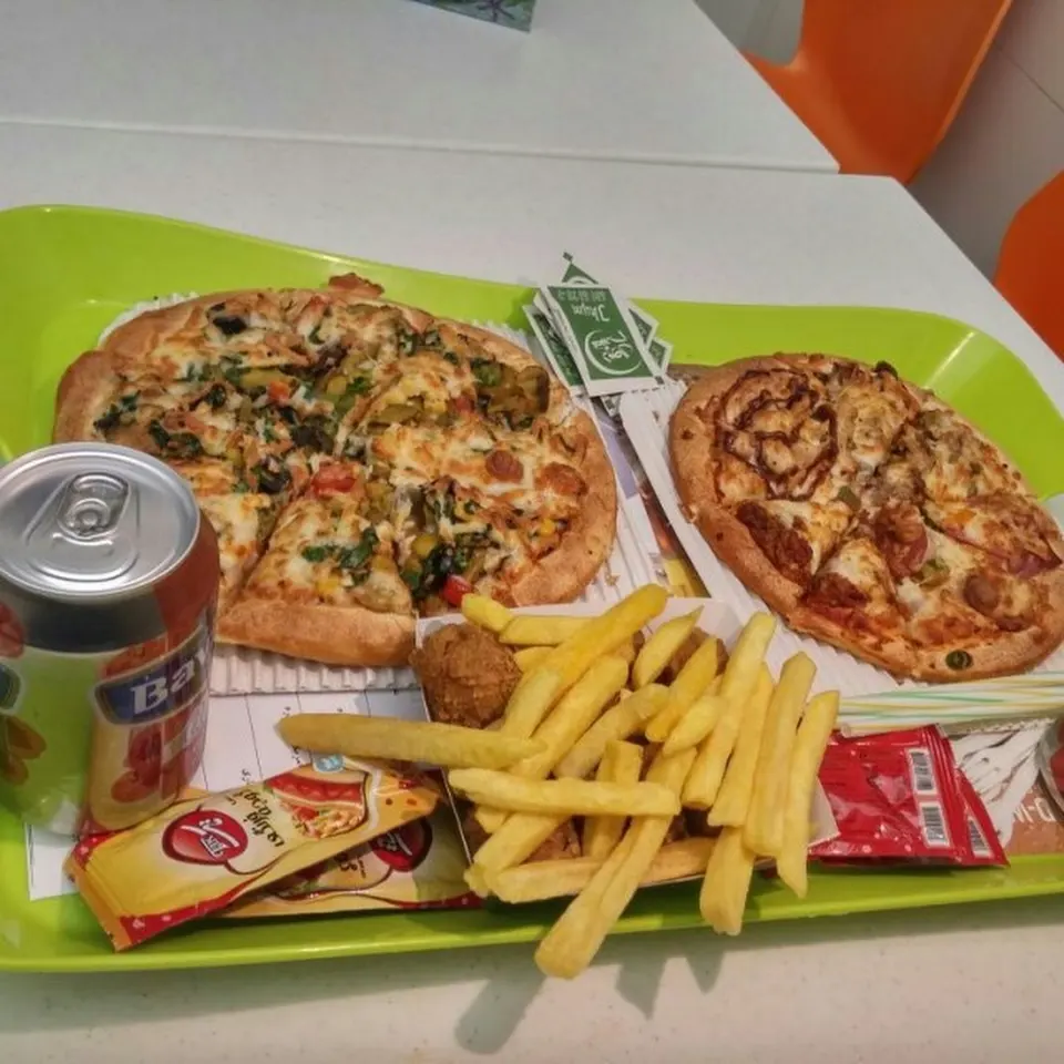 D-wall Fast Food Restaurant