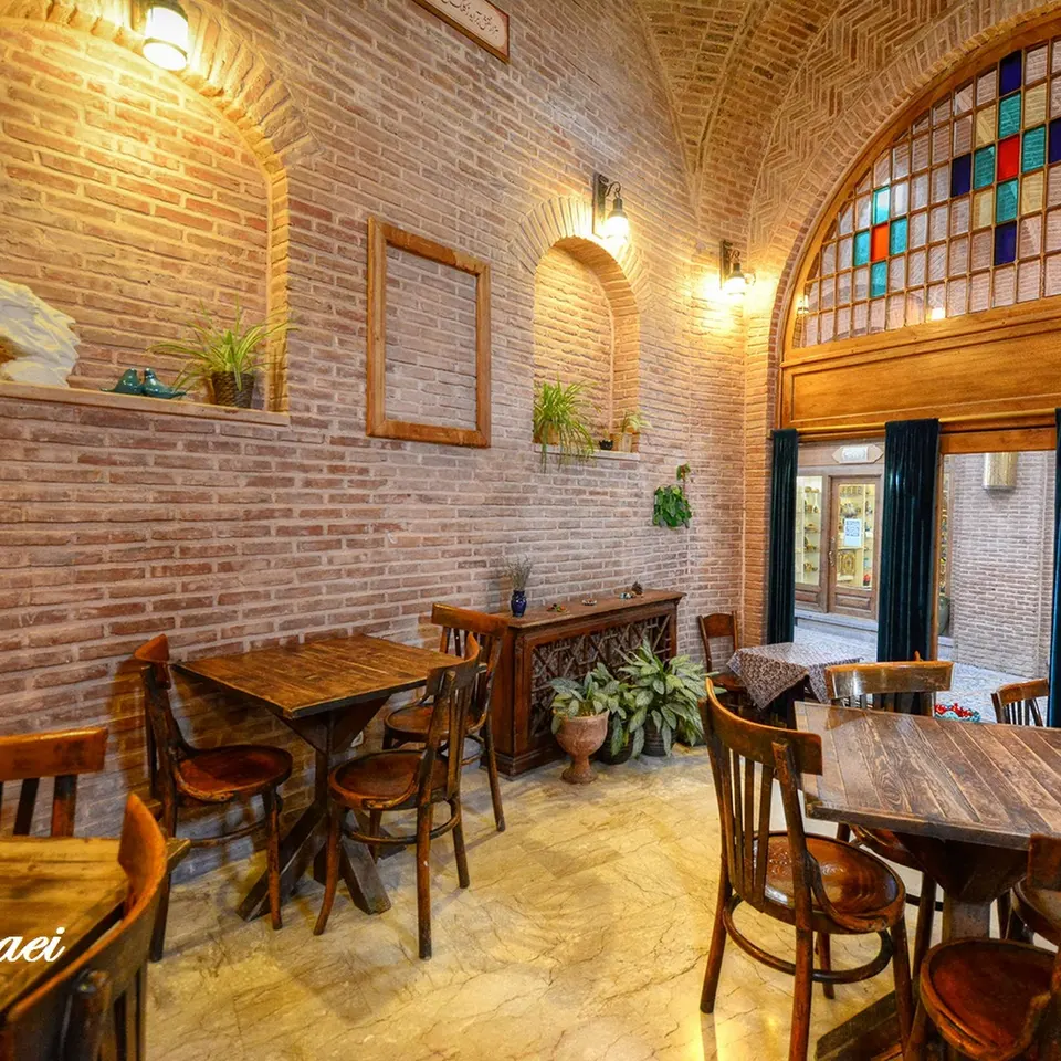 Negarossaltaneh Cafe