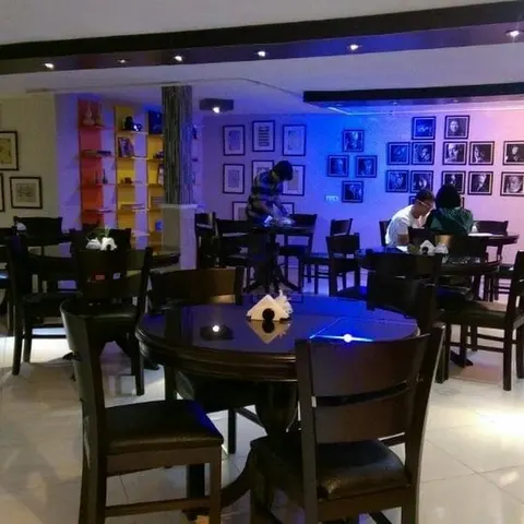 Farhang Cafe
