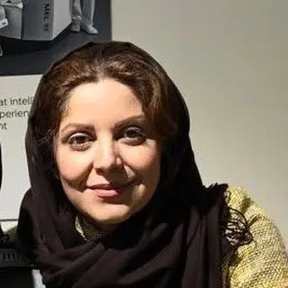 Arezoo Momeni