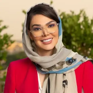 آموزش و خدمات کراتین مو ، احیا مو ، صافی مو | سعیده درویش زاد